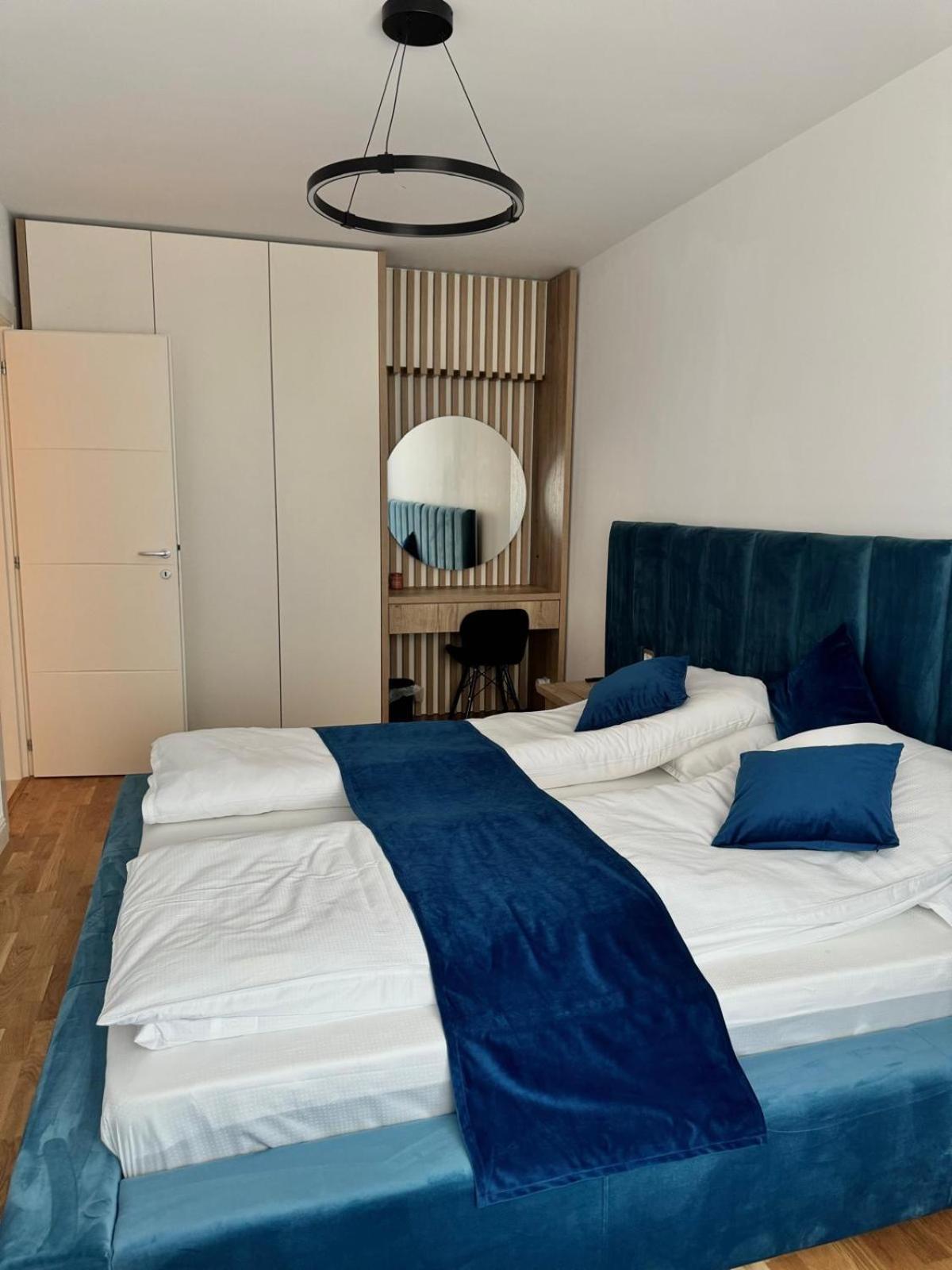 Luxury Blue Apartment Яссы Экстерьер фото